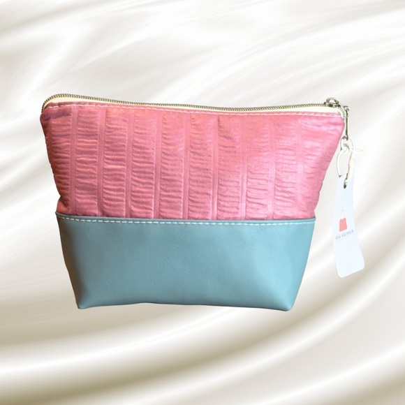 Handmade Zipper Pouch - Vintage Matelasse Fabric - Large - Picture 2 of 5